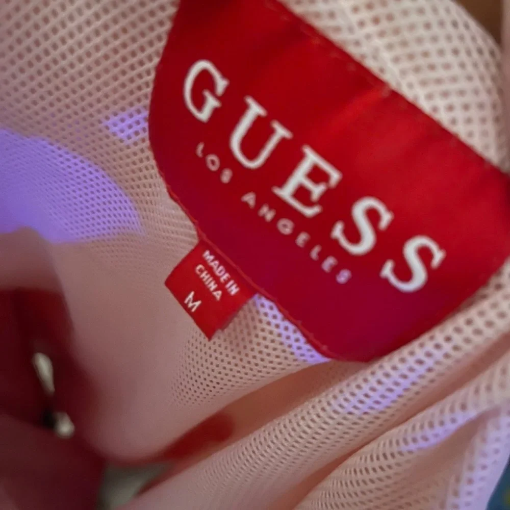 GUESS cropped windbreaker pull over hoodie- sz medium - Picture 4 of 4
